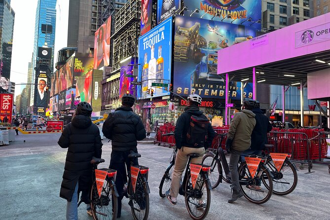 Downtown Bike Tour with Stylish Dutch Bikes - The United States Court District and Downtown Context