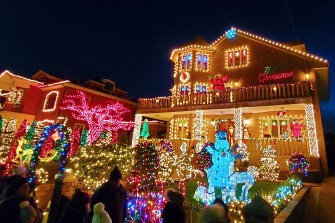 Dyker Heights Christmas Lights Guided Tour - The walk through Dyker Heights