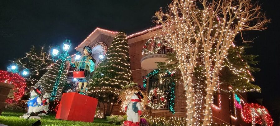 Dyker Heights Holiday Lights - What the guide adds beyond bright lights