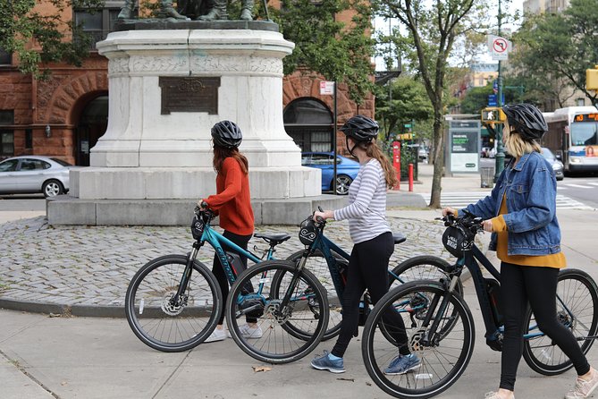 Electric Bike Tour of Manhattan and the Waterfront Greenway - Starting in Tribeca with a city-sized view ahead