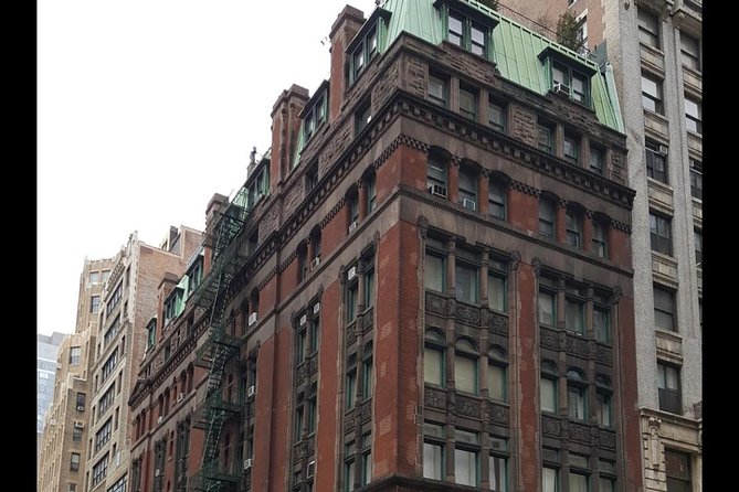 Explore the Ruins of a Forgotten City in the Middle of Manhattan - Sixth Avenue and the department-store era