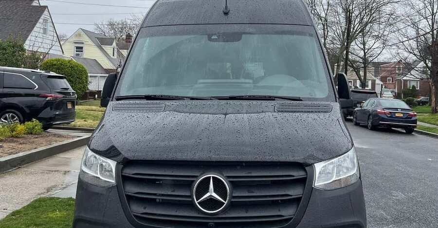 Family And Group Airport Transfer - A private airport ride instead of a crowded shuttle
