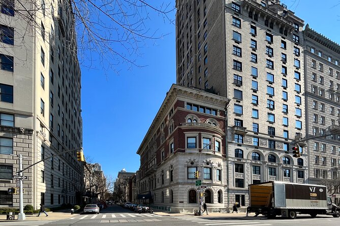 Fifth Avenue Gilded Age Mansions Private Guided Walking Tour - The Metropolitan Museum of Art at 1000 Fifth Avenue