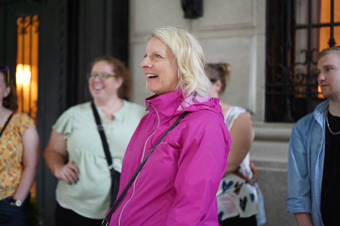 Fifth Avenue Gilded Age Mansions Walking Tour - The guides make or break a history walk
