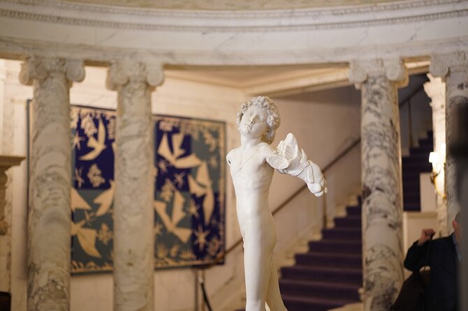 Fifth Avenue Gilded Age Mansions Walking Tour - How hard is the two-hour walk?