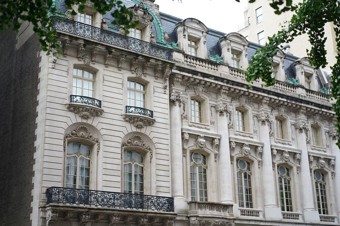 Fifth Avenue Gilded Age Mansions Walking Tour - Central Park and The Arsenal: a useful opening lesson