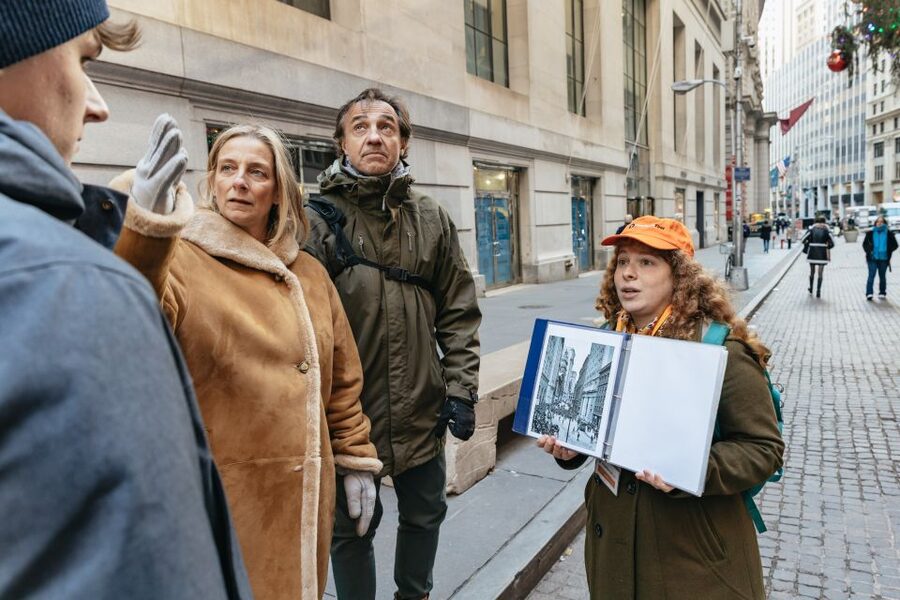 Financial Crisis Tour - Stone Street and the human scale of the district