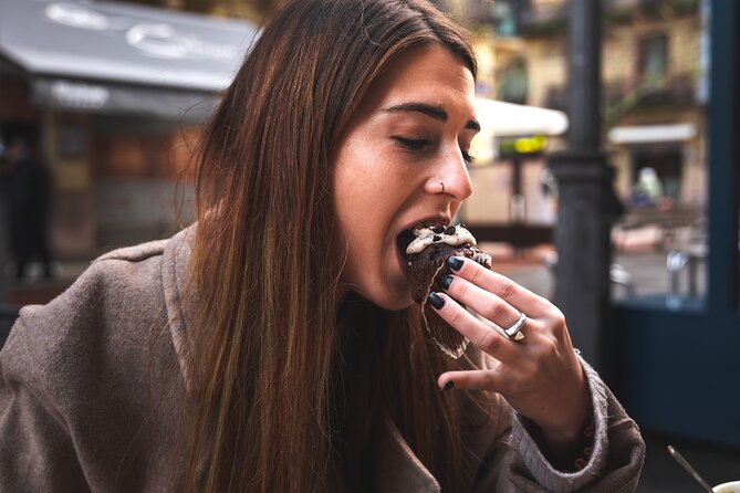 Food Tour of Greenwich Village, New York - Starting with a New York bagel lesson