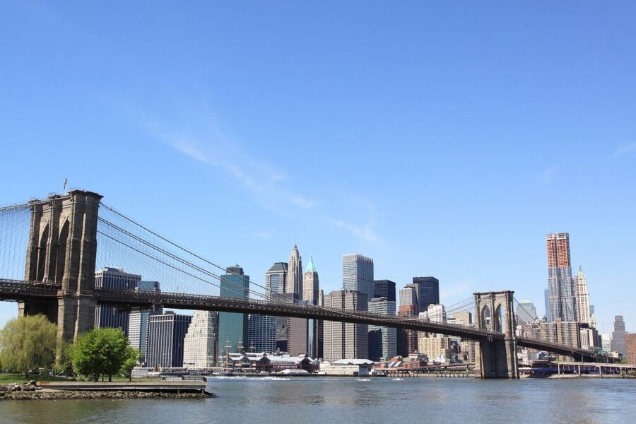 From Manhattan: 2-Hour Brooklyn Bridge Sightseeing Bike Tour - Pace University, Woolworth Building, and Chinatown
