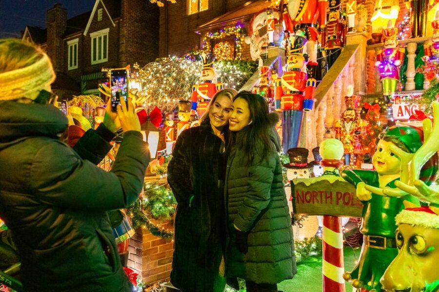 From Manhattan: 4-Hour Dyker Heights Holiday Lights Bus Tour - The displays are spectacular, but expect crowds