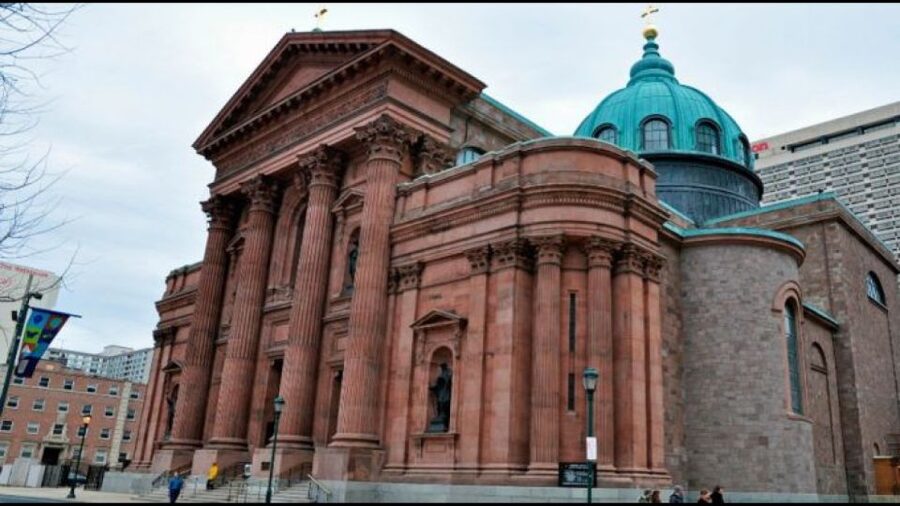 From New York City: Philadelphia & Amish Community Day Trip - Elfreth’s Alley and Philadelphia’s oldest street