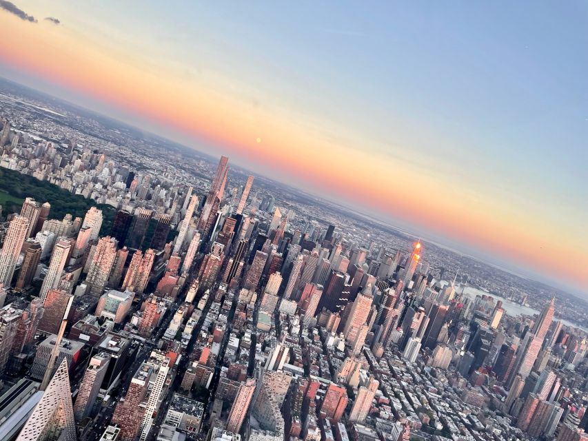 From Westchester: New York City Scenic Helicopter Tour - The 45-minute route: add the Statue of Liberty and Lower Manhattan