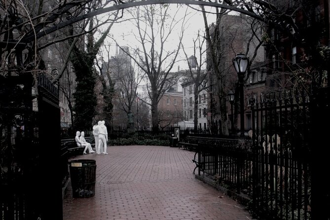 Ghosts of New York Walking Tour - A ghostly dog and the turn into Greenwich Village