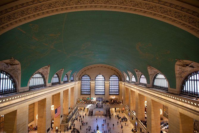Grand Central Photo Tour - Personal Instruction in a Group of Eight