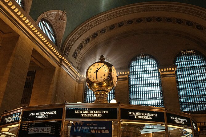 Grand Central Terminal: Secrets & Stories Tour - The main concourse and its famous ceiling