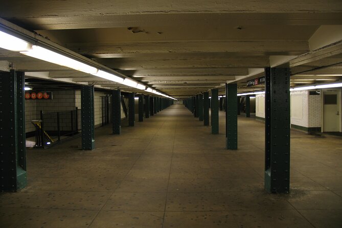 Gritty NYC True Crime Tour with a Lawyer - Greenwich Village changes the mood
