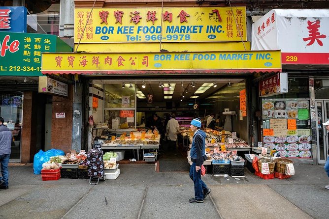 Guided tour of Lower East Side, Chinatown and Little Italy in French - Group size, timing, and physical demands