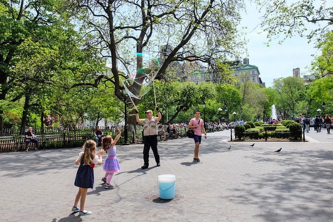 Guided tour of SoHo, Greenwich Village and Meatpacking District in French - Group size, timing, and comfort