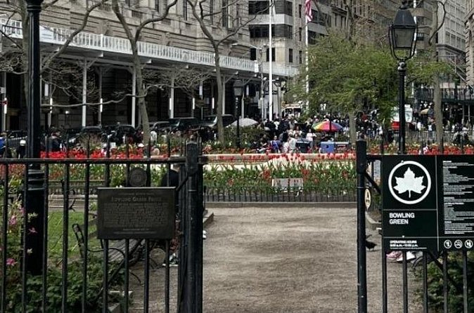 Guided Tour (with Audio) Hamilton Musical in Lower Manhattan NYC - Trinity Church and Hamilton’s final resting place