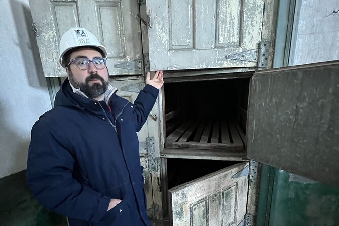 Hard Hat Tour of the Abandoned Ellis Island Hospital Complex - Is $66.50 a fair price?