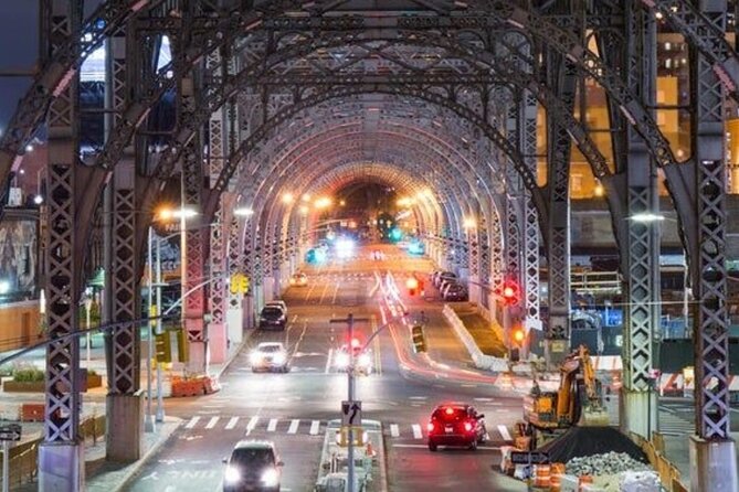 Harlem Bronx Brooklyn Queens Tour in 7 Hours - Queens by bridge, mansion, and globe