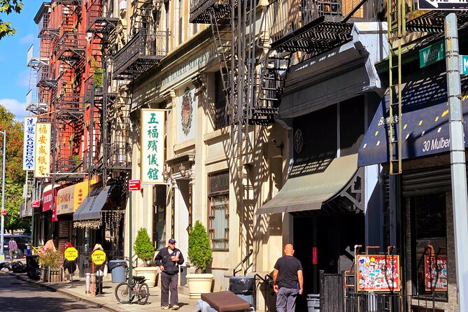 Harlem Bronx Brooklyn Queens Tour in 7 Hours - DUMBO and the classic Brooklyn Bridge view