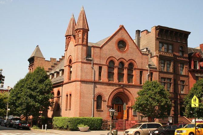 Harlem Walking Tour: Mount Morris Park Historic District w/ Lunch - How the pace and group size affect the day