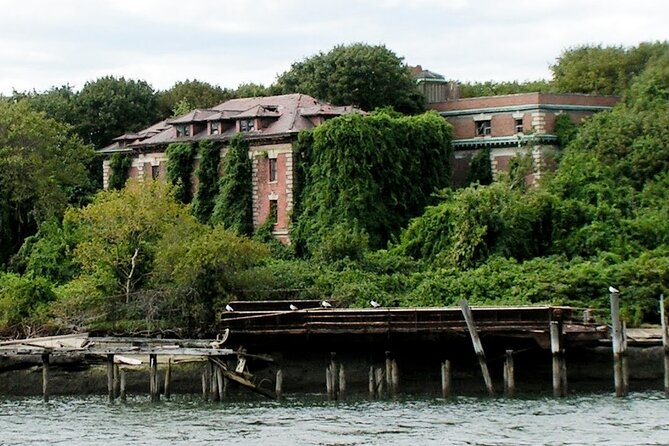 Hell Gate Walking Tour - Randall’s Island Park and Sunken Meadow: the broadest set of views