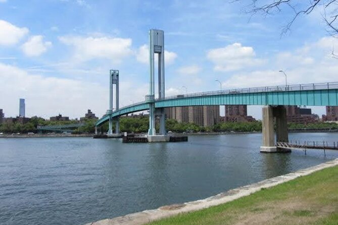 Hell Gate Walking Tour - What the guide adds to the walk