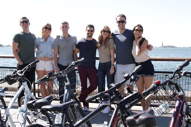 Highlights of New York City Guided Bike Tour (English or Dutch) - From Lower Manhattan to the wider city