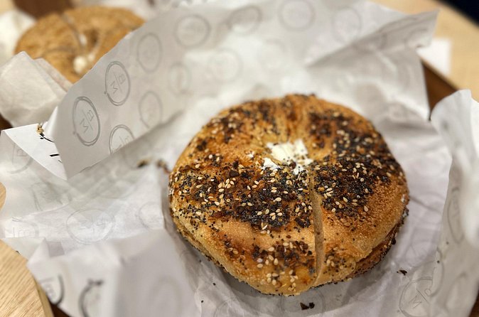 Iconic NYC Breakfast Food & Landmark Tour: Coffee, Bagel, Donut + - Bryant Park and the New York Public Library
