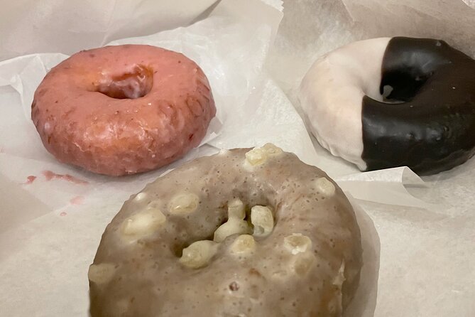 Iconic NYC Breakfast Food & Landmark Tour: Coffee, Bagel, Donut + - Bagels and lox at Bagel Market