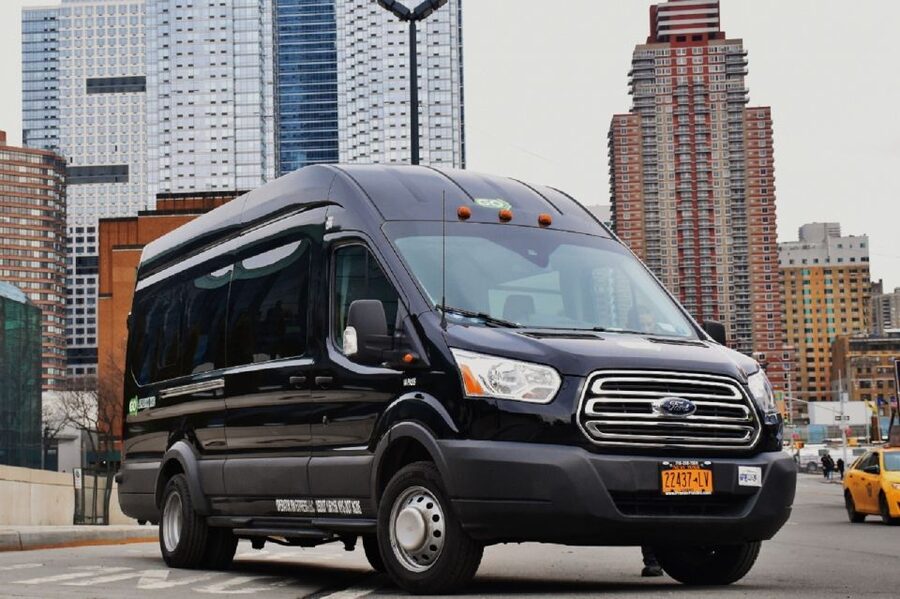 LaGuardia Airport Private Transfer to/from Manhattan - Choosing between sedan, SUV, van, and sprinter