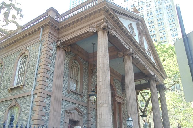 Lower Manhattan Self-Guided Walking Tour and Scavenger Hunt - Start among Manhattan’s earliest landmarks