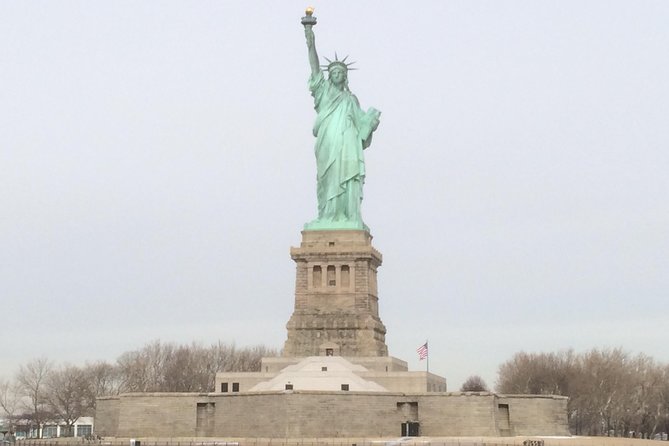 Lower Manhattan Self-Guided Walking Tour and Scavenger Hunt - Federal money, presidential history, and Wall Street