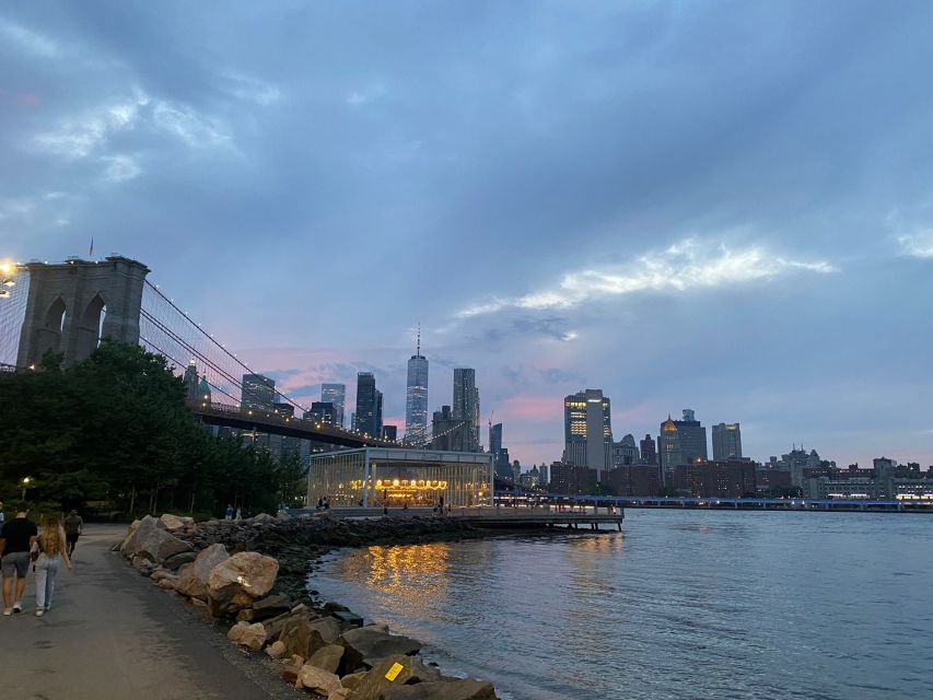 Luci e Ponti di New York- Night Tour in Italiano - Brooklyn Heights Promenade and the Manhattan view