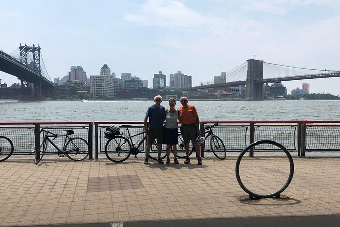 Manhattan and Brooklyn Bridge Bicycle Tour - City Hall Park and the shift into Lower Manhattan