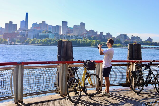 Manhattan and Brooklyn Bridge Bike Rental - Chinatown, Little Italy, and the downtown streets