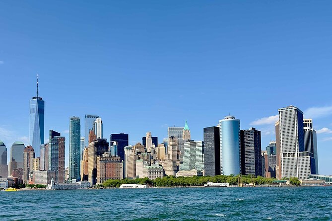 Manhattan Architecture Yacht Cruise - Upper Manhattan and the George Washington Bridge