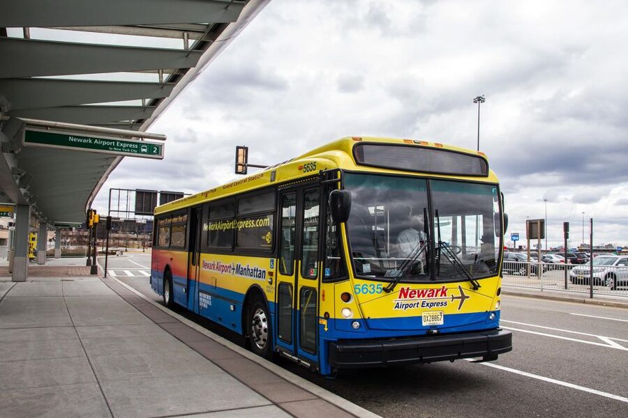 Manhattan: Bus Transfer from/to Newark Airport - What the Newark to Manhattan ride is like