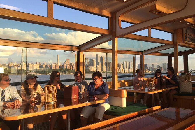 Manhattan Evening Jazz Cruise - What the complimentary drink and onboard food mean