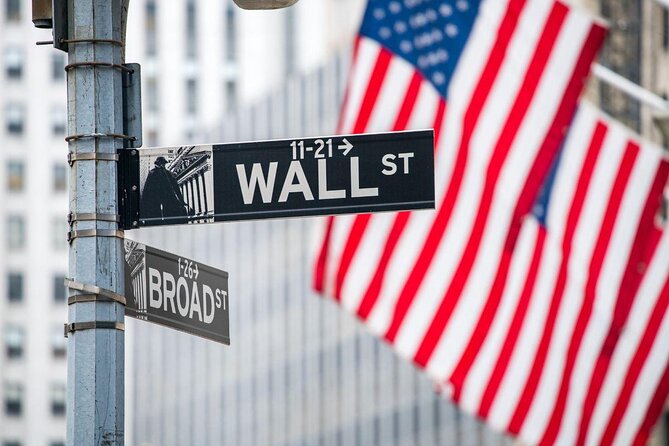 Manhattan Group Tour Including Wall Street and 911 Memorial - Key things to know before you book