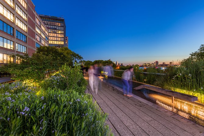 Manhattan Neighborhood Private Customized Walking Tour - The High Line, Chelsea Market, and the Meatpacking District