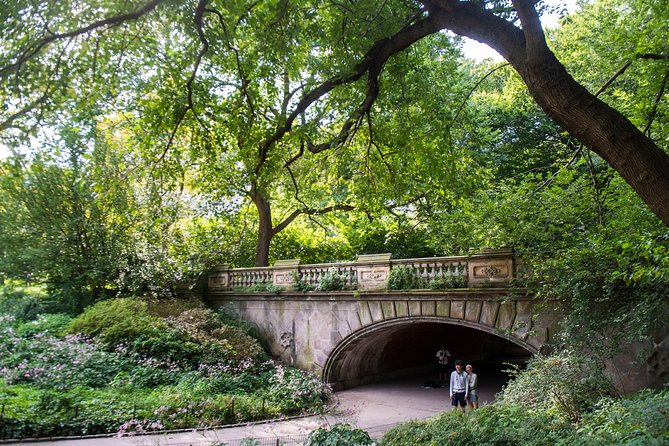 Manhattan Neighborhood Private Customized Walking Tour - Greenwich Village for music, art, and old New York