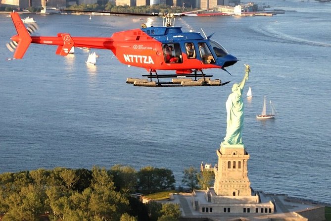 Manhattan Sky Tour: New York Helicopter Flight - Inside the Bell 407 helicopter
