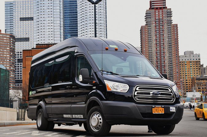 Manhattan to JFK: One Way Shared Departure Transfer - Timing your airport arrival