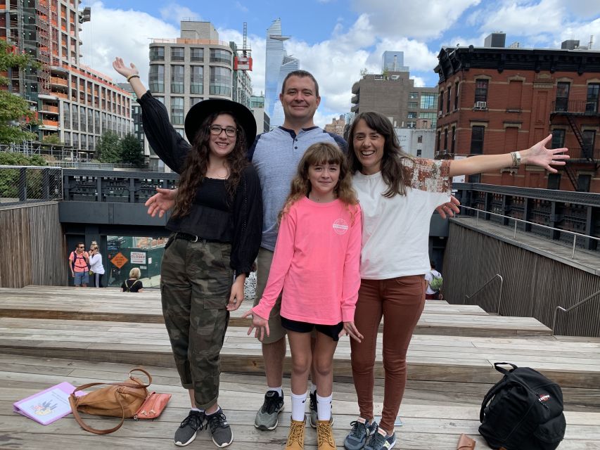 Meatpacking District: Chelsea Market and The Highline Tour - Walking The High Line with Chelsea Piers in view