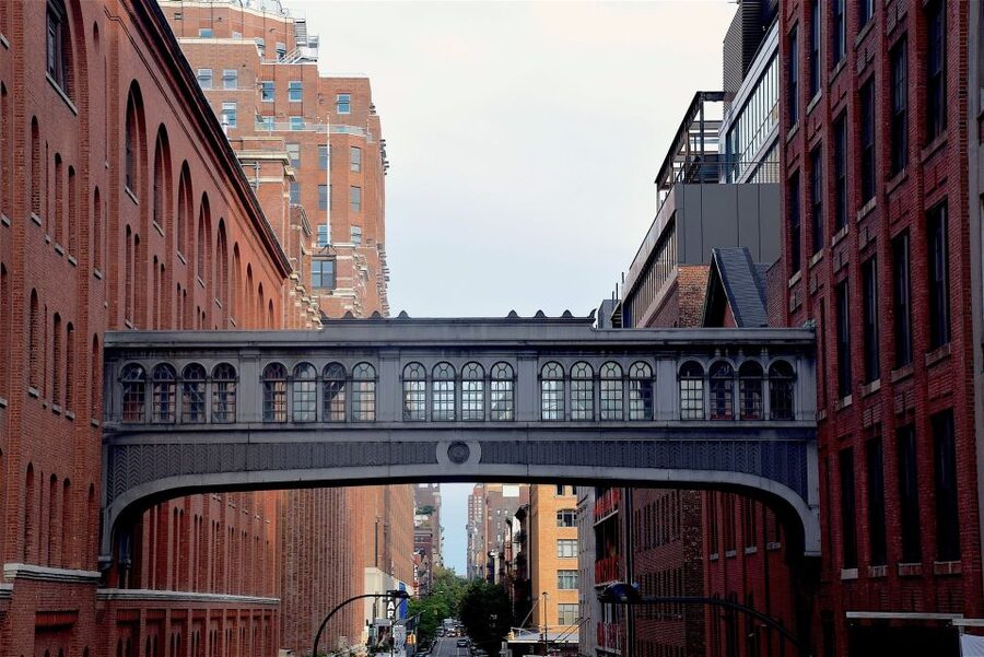 Meatpacking District: Chelsea Market and The Highline Tour - From Death Avenue to the railroad story