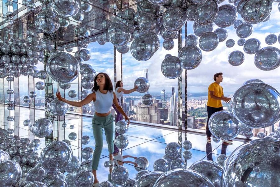 Midtown Manhattan Guided Tour w/ SUMMIT One Vanderbilt Entry - Radio City Music Hall and Rockefeller Center