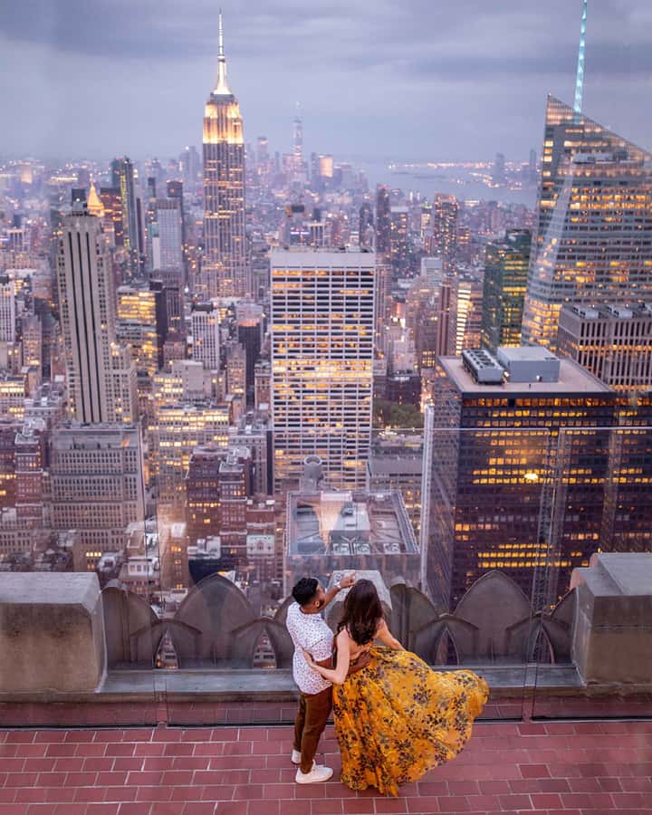 Midtown- Must See Manhattan Highlights - Fifth Avenue connects old wealth with modern New York